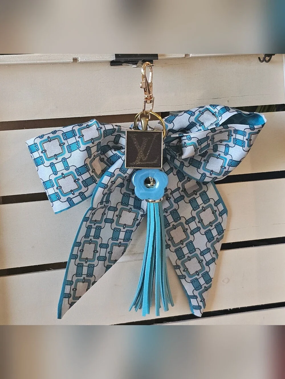 Louis Vuitton Piece in Pendant on Keychain w/Twilly & Charms